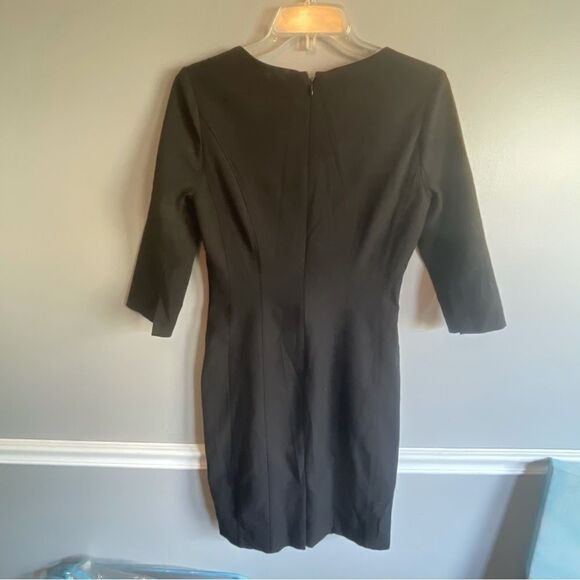 Women’s White House Black Market solid black dress 3/4 sleeve zip in back size 4 - Picture 3 of 3